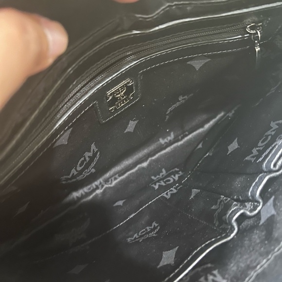 MCM BLACK EMBOSSED LEATHER MESSENGER BAG - Picture 11 of 15